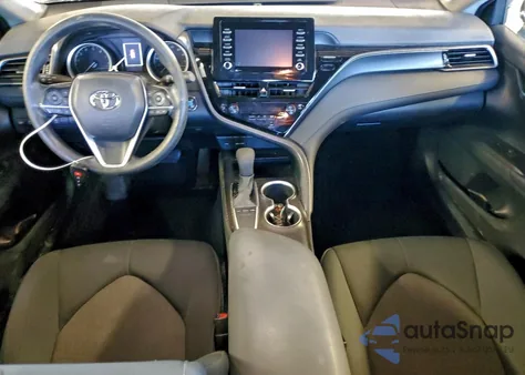 2022 Toyota Camry Le z USA, uszkodzony, nr VIN 4T1R11AK4NU707978